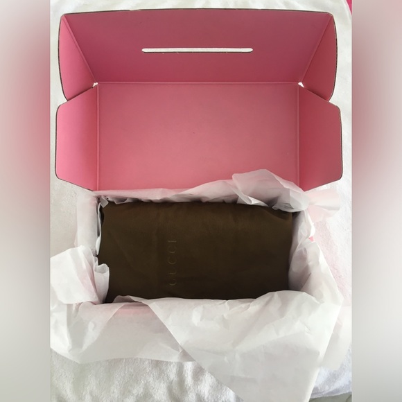 OFFERS WELCOMED- GUCCI GG Sherry Line Clutch dust bag and box NOT original - Picture 16 of 16